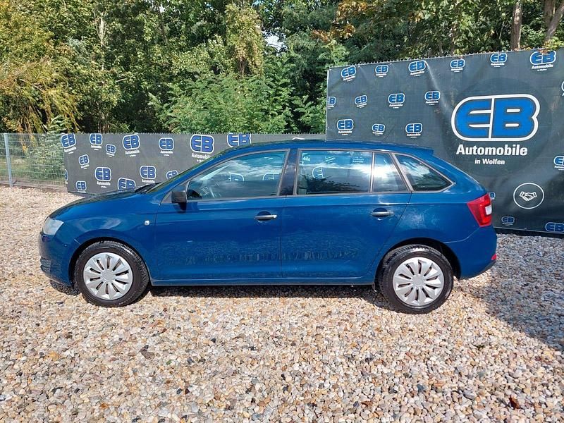 Gebraucht Skoda Rapid Active 105 PS (77 kW) 2014 Blau Limousine