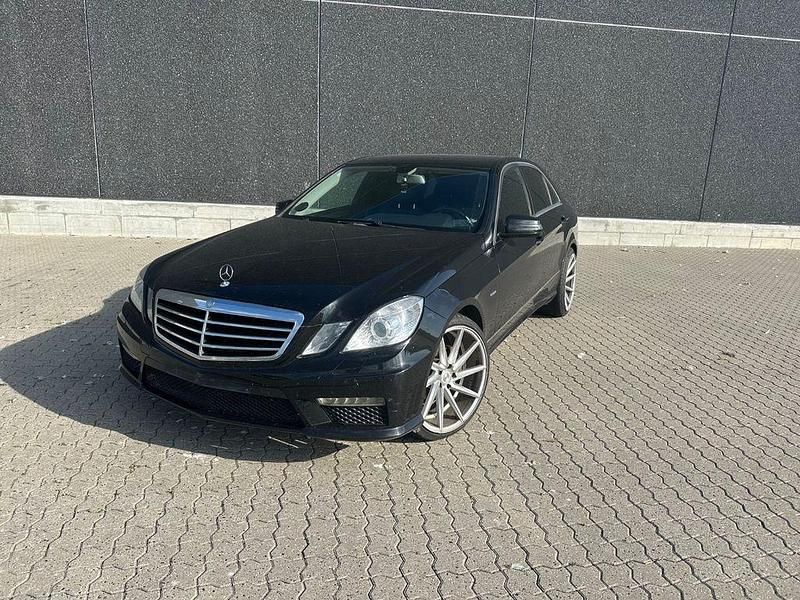 Gebraucht Mercedes E220 170 PS (125 kW) 2012 Schwarz Limousine