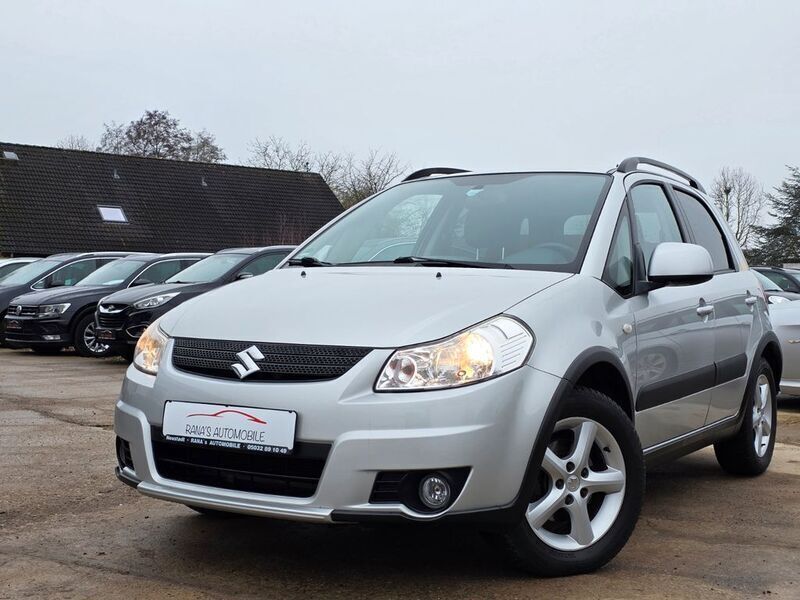 Grau Gebraucht 2008 Suzuki SX4 Club SUV | 3.990 € (Etwas zu teuer) - Bild 1/4