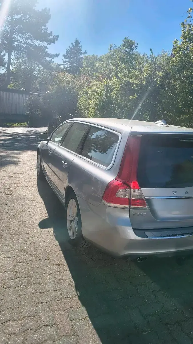 Second-hand Volvo V70 181 CP (133 kW) 2014 Argintiu Break