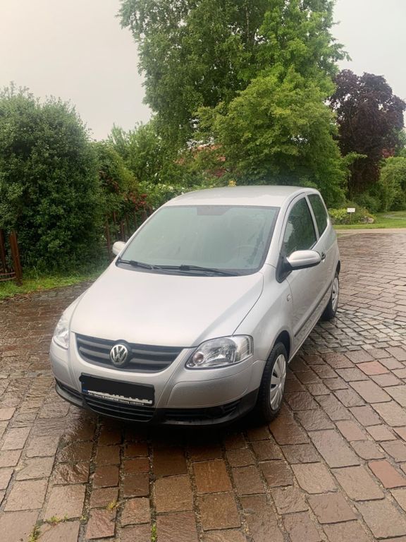 Silber Gebraucht 2007 VW Fox Kleinwagen | 1.450 € (Fairer Preis) - Bild 1/4
