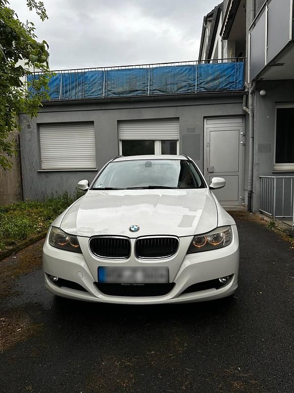 Second-hand BMW 320 184 CP (135 kW) 2012 Alb Break