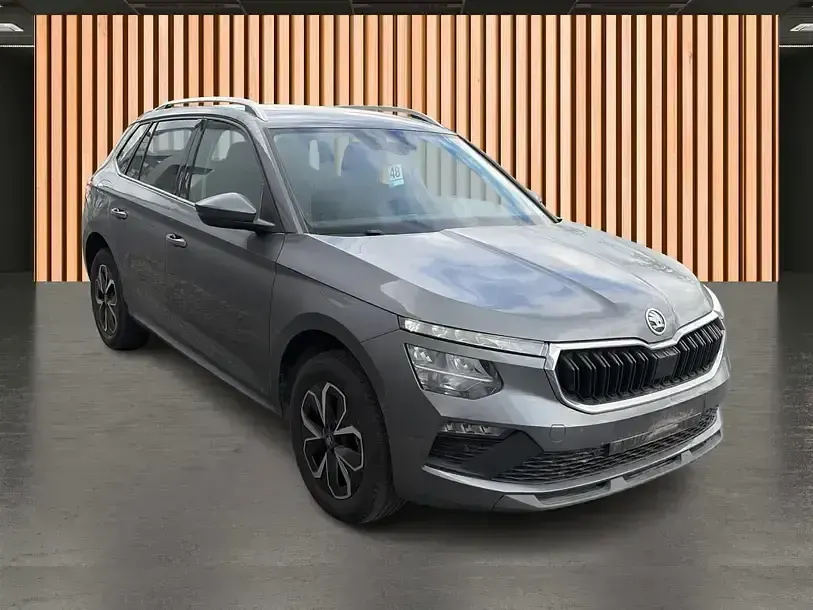 Gebraucht Skoda Kamiq Selection 116 PS (85 kW) 2025 Grau graphit grau (metallic) SUV