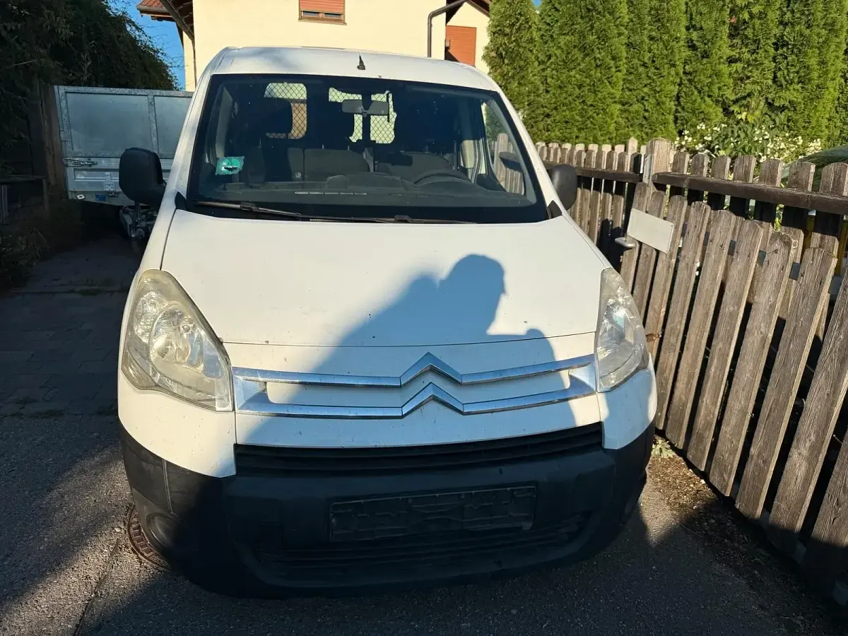 Gebraucht Citroën Berlingo 88 PS (64 kW) 2010 Weiß Van / Kleinbus