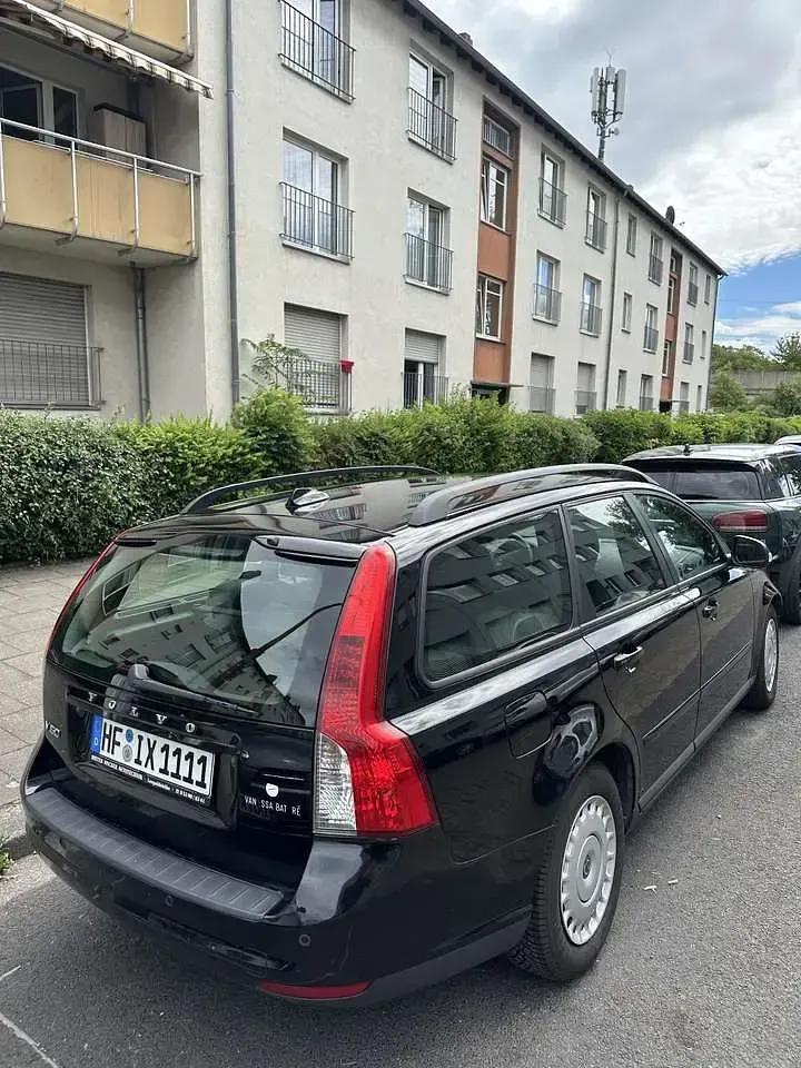 Gebraucht Volvo V50 114 PS (83 kW) 2010 Schwarz Kombi