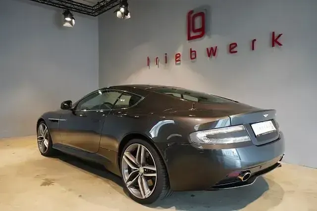 Gebraucht Aston Martin Virage 498 PS (366 kW) 2011 Quantum grey Coupé