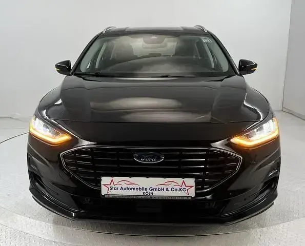 Gebraucht Ford Focus Titanium 125 PS (91 kW) 2023 Obsidianschwarz metallic Kombi