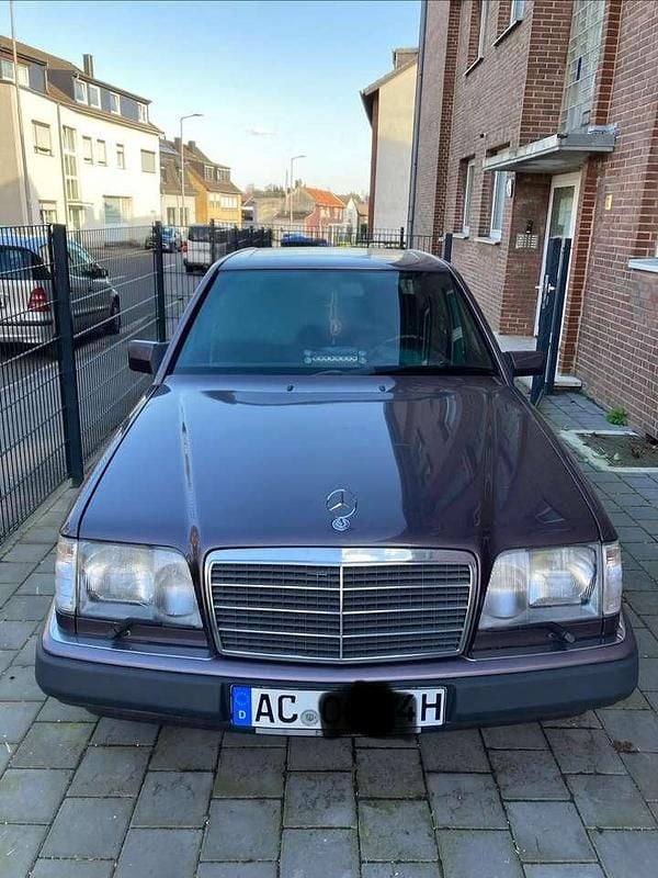 Gebraucht Mercedes E320 220 PS (161 kW) 1992 Andere farben Limousine
