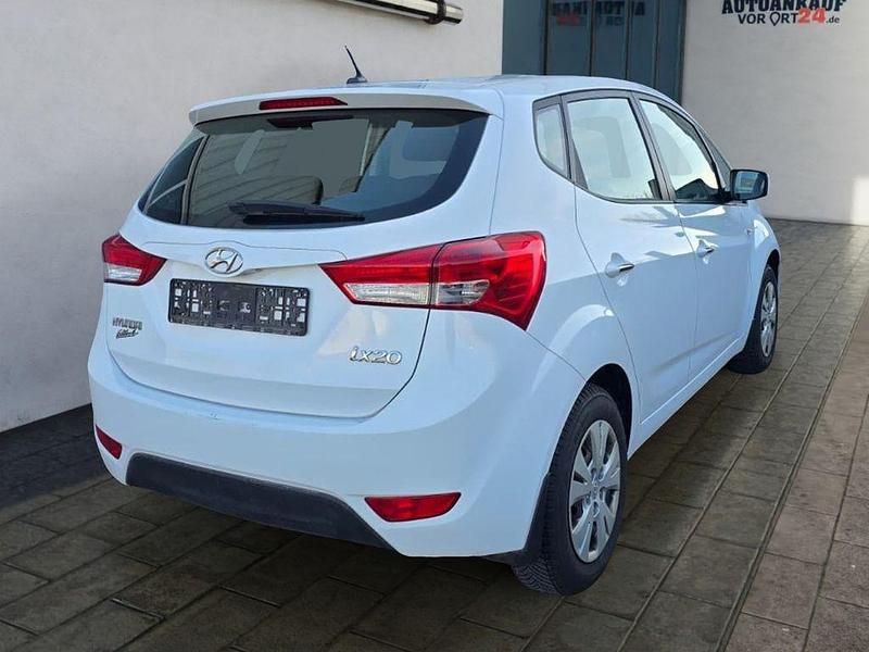 Gebraucht Hyundai ix20 Trend 125 PS (91 kW) 2015 Weiß Kleinwagen