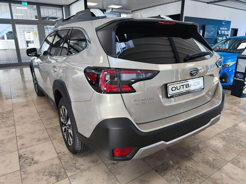 Neu Subaru Outback Platinum 169 PS (124 kW) 2026 Gold SUV