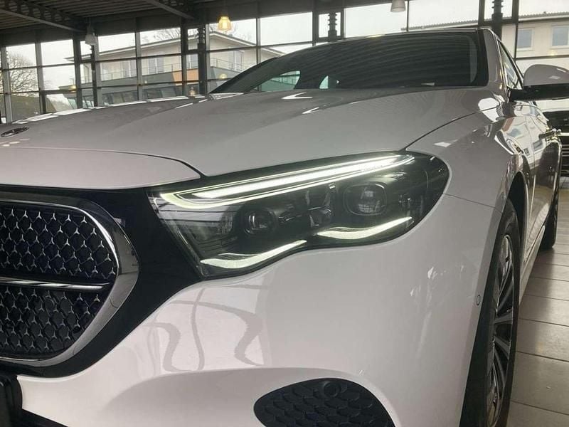 Gebraucht Mercedes E200 Avantgarde 204 PS (150 kW) 2025 Weiß Limousine