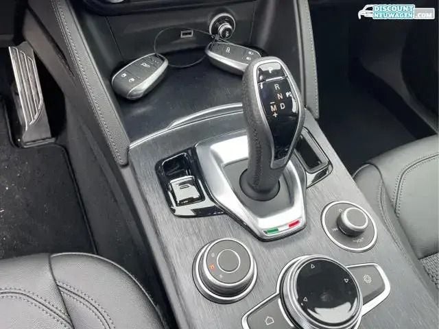 Rot 414 Neu 2024 Alfa Romeo Stelvio Sprint SUV | 45.250 € (Superpreis) - Bild 1/4