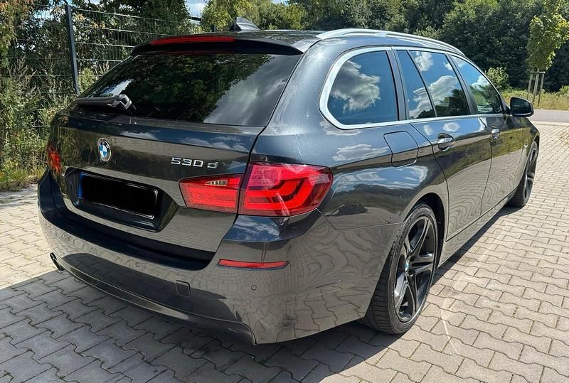 Braun Gebraucht 2012 BMW 530 Kombi | 10.500 € (Fairer Preis) - Bild 1/4