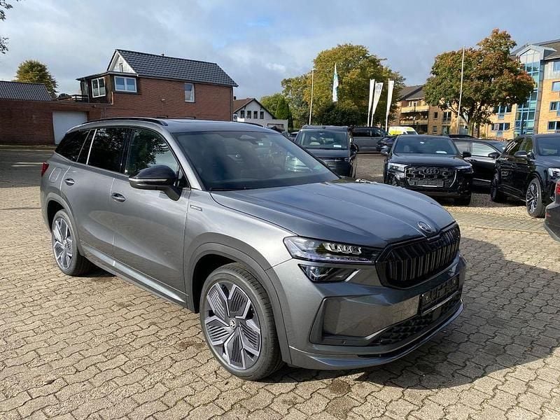Stahl grau Neu 2025 Skoda Kodiaq SportLine SUV | 49.999 € (Guter Preis) - Bild 1/4