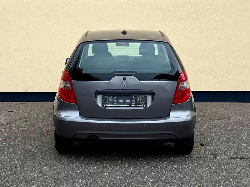 Gebraucht Mercedes A160 95 PS (69 kW) 2010 Mountaingrau Van / Kleinbus