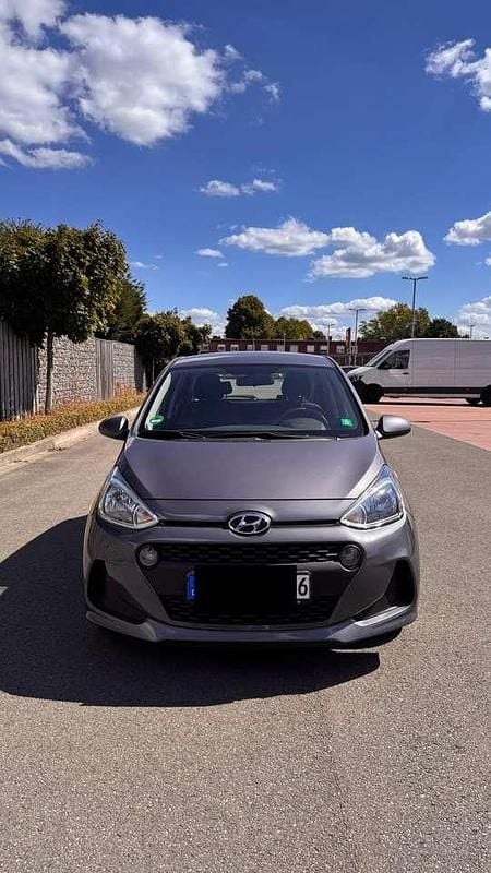 Beige Gebraucht 2019 Hyundai i10 Kleinwagen | 9.600 € (Fairer Preis) - Bild 1/4