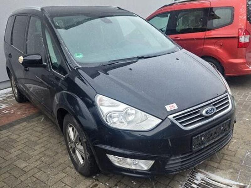 Gebraucht Ford Galaxy Trend 160 PS (117 kW) 2014 Pantherschwarz metallic Van / Kleinbus