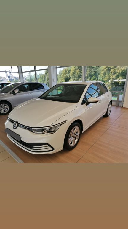 Weiß Gebraucht 2020 VW Golf VIII Life Limousine | 17.950 € (Fairer Preis) - Bild 1/4