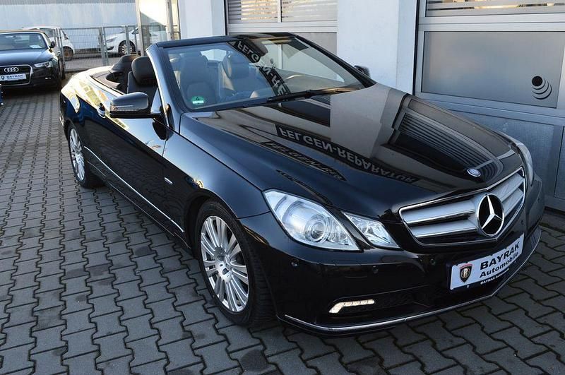 Gebraucht Mercedes E250 Avantgarde 204 PS (150 kW) 2011 Obsidianschwarz  metalliclack Cabrio