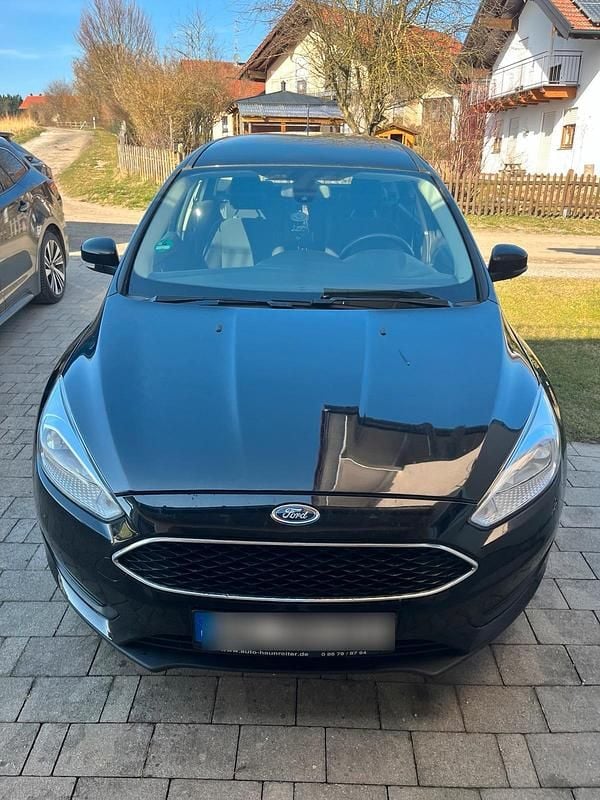 Gebraucht Ford Focus 101 PS (74 kW) 2017 Blau Kombi