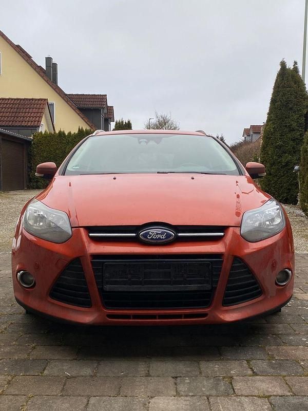 Gebraucht Ford Focus Titanium 150 PS (110 kW) 2012 Orange Kombi