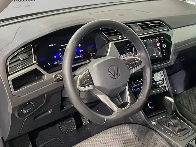 Gebraucht VW Touran Comfortline 150 PS (110 kW) 2025 Blau Van / Kleinbus