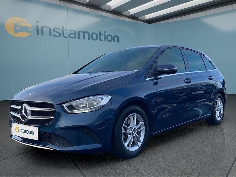 Gebraucht Mercedes B200 150 PS (110 kW) 2019 Blau Van / Kleinbus