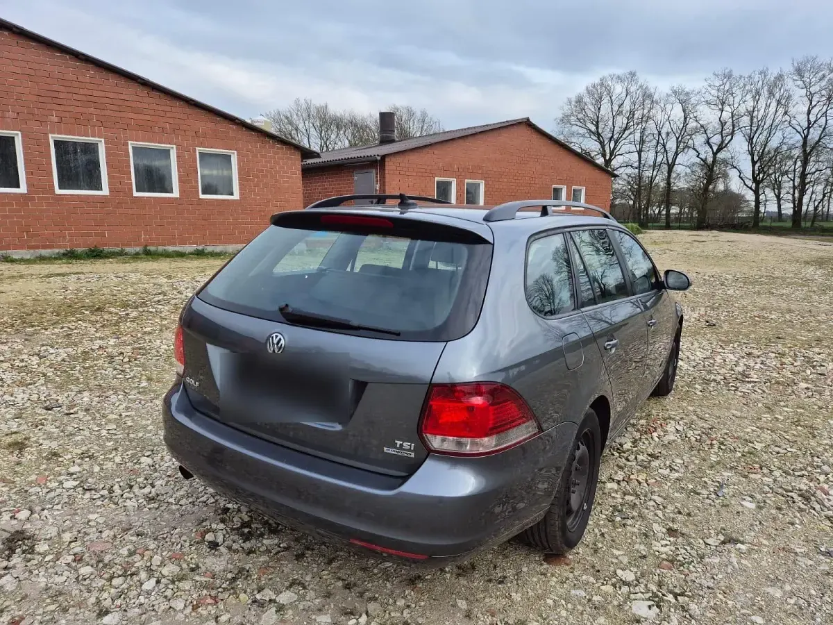 Second-hand VW Golf VI 105 CP (77 kW) 2011 Gri Hatchback