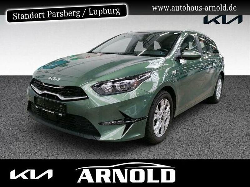 Grün Gebraucht 2024 Kia Ceed | 22.439 € (Superpreis) - Bild 1/4