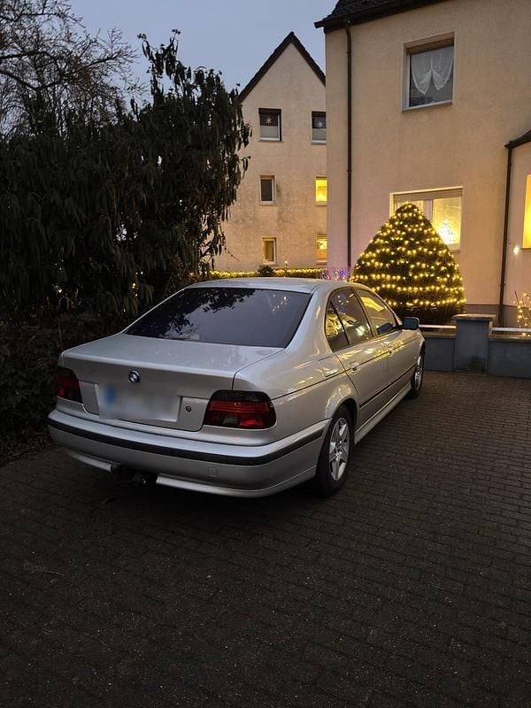 Gebraucht BMW 523 170 PS (125 kW) 1999 Silber Limousine