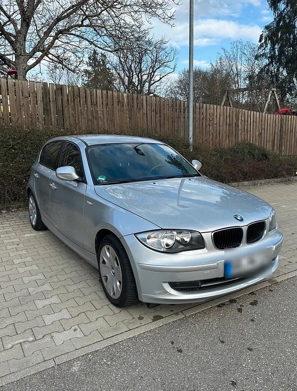 Gebraucht BMW 116 122 PS (89 kW) 2009 Silber Kleinwagen