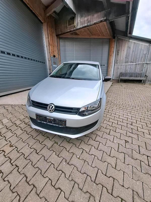 Silber Gebraucht 2010 VW Polo Kleinwagen | 4.599 € (Fairer Preis) - Bild 1/4