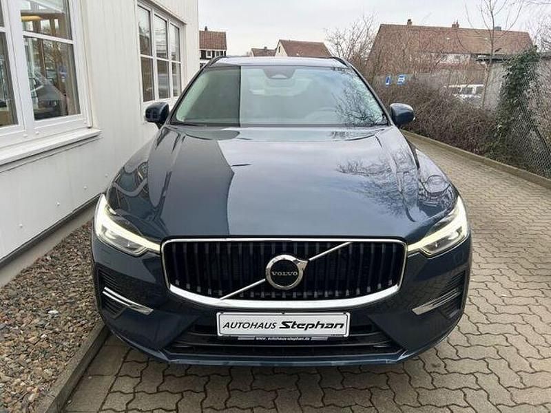 Gebraucht Volvo XC60 Momentum 197 PS (144 kW) 2022 Blau SUV