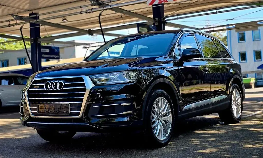 Używany Audi Q7 Ambiente 272 KM (200 kW) 2016 Czarny SUV
