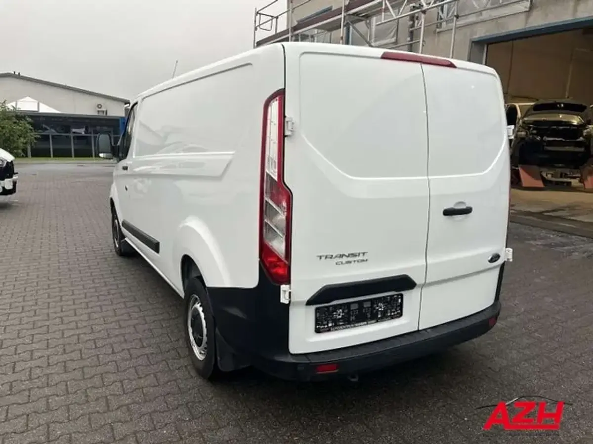 Gebraucht Ford Transit Custom Trend 105 PS (77 kW) 2022 Weiß Van / Kleinbus
