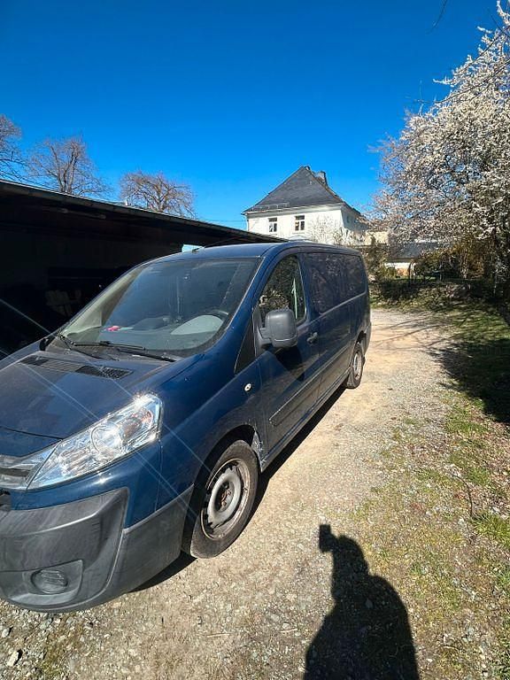 Gebraucht Citroën Jumpy 128 PS (94 kW) 2012 Blau Van / Kleinbus