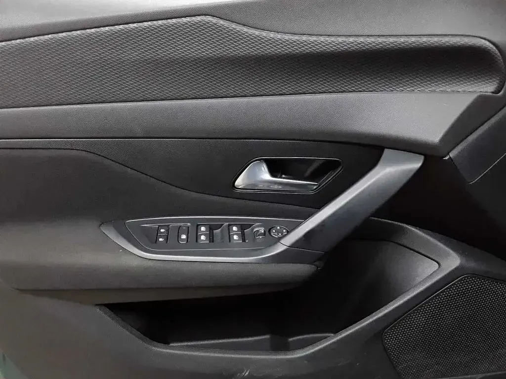 Gebraucht Peugeot 308 SW Active 131 PS (96 kW) 2024 Grün Kombi