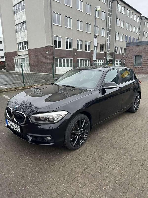 Schwarz Gebraucht 2017 BMW 118 Advantage Kleinwagen | 14.500 € (Fairer Preis) - Bild 1/4