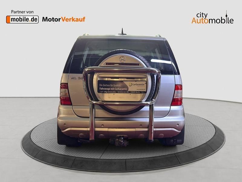 Gebraucht Mercedes ML320 218 PS (160 kW) 2002 Silber SUV