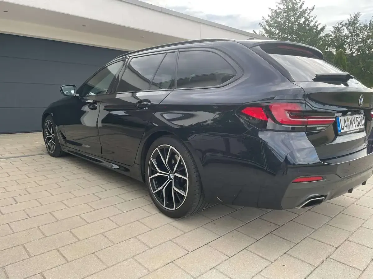 Gebraucht BMW 540 Sport Line 340 PS (250 kW) 2020 Schwarz Kombi