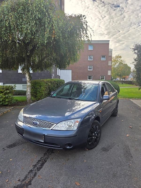Grau Gebraucht 2002 Ford Mondeo Limousine | 650 € (Superpreis) - Bild 1/4