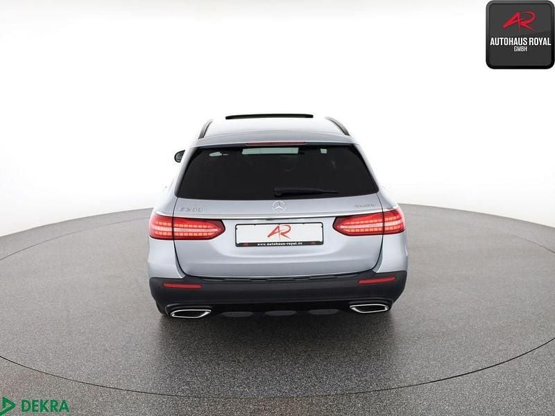 Gebraucht Mercedes E200 AMG 211 PS (155 kW) 2021 Hightechsilber Kombi