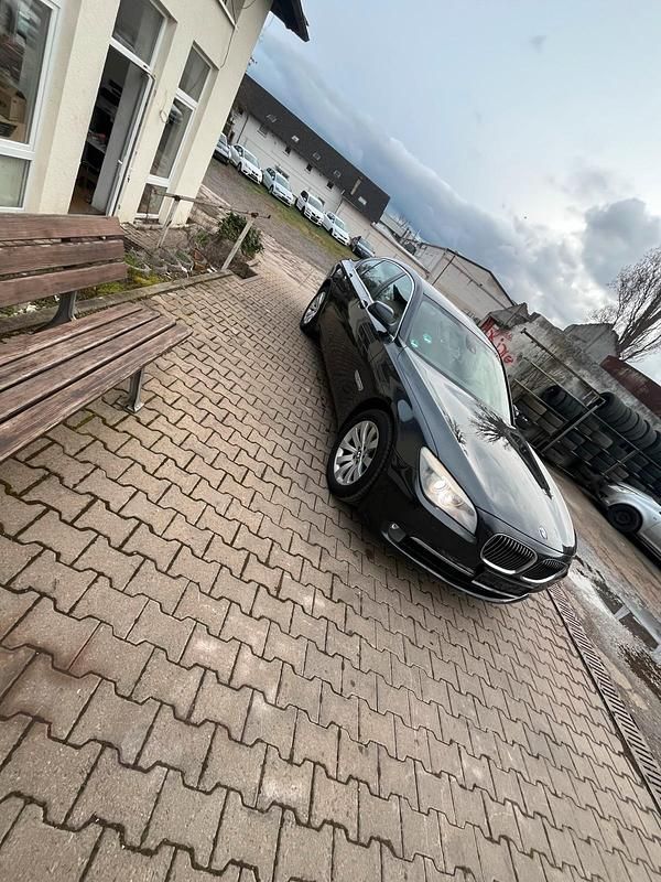 Gebraucht BMW 730 248 PS (182 kW) 2009 Grau Limousine