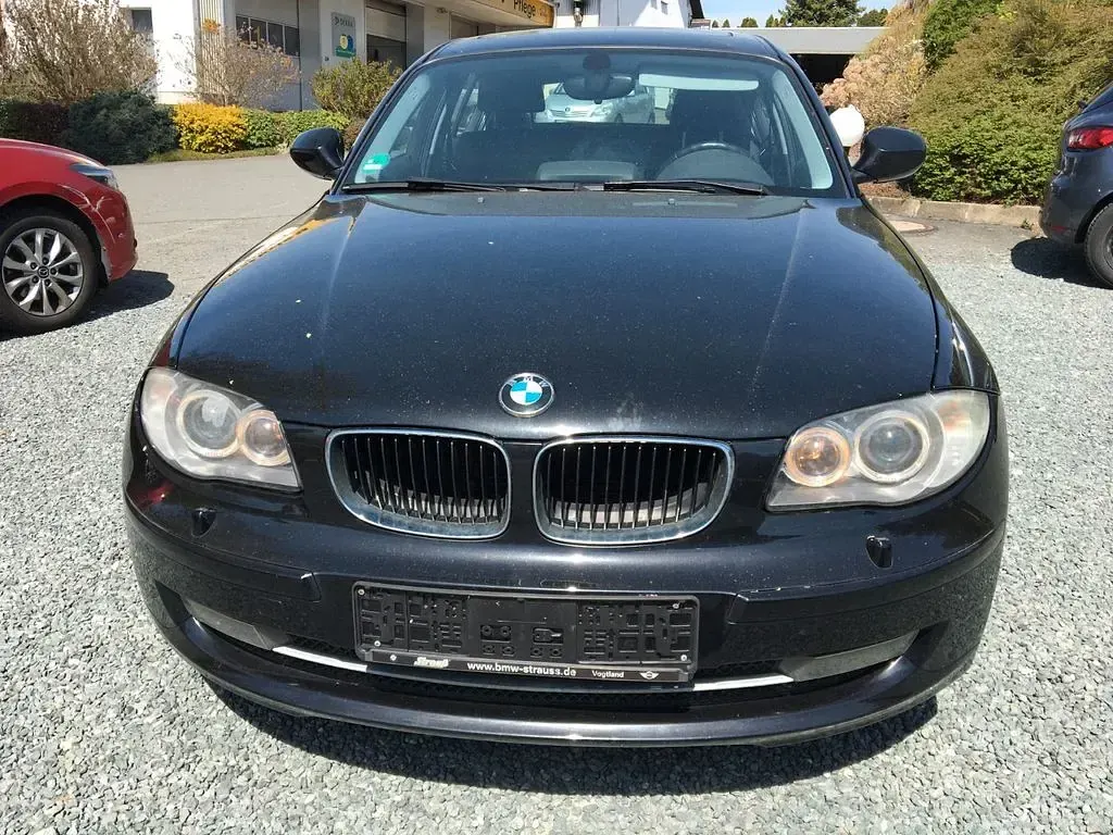 Second-hand BMW 116 122 CP (89 kW) 2009 Negru Hatchback