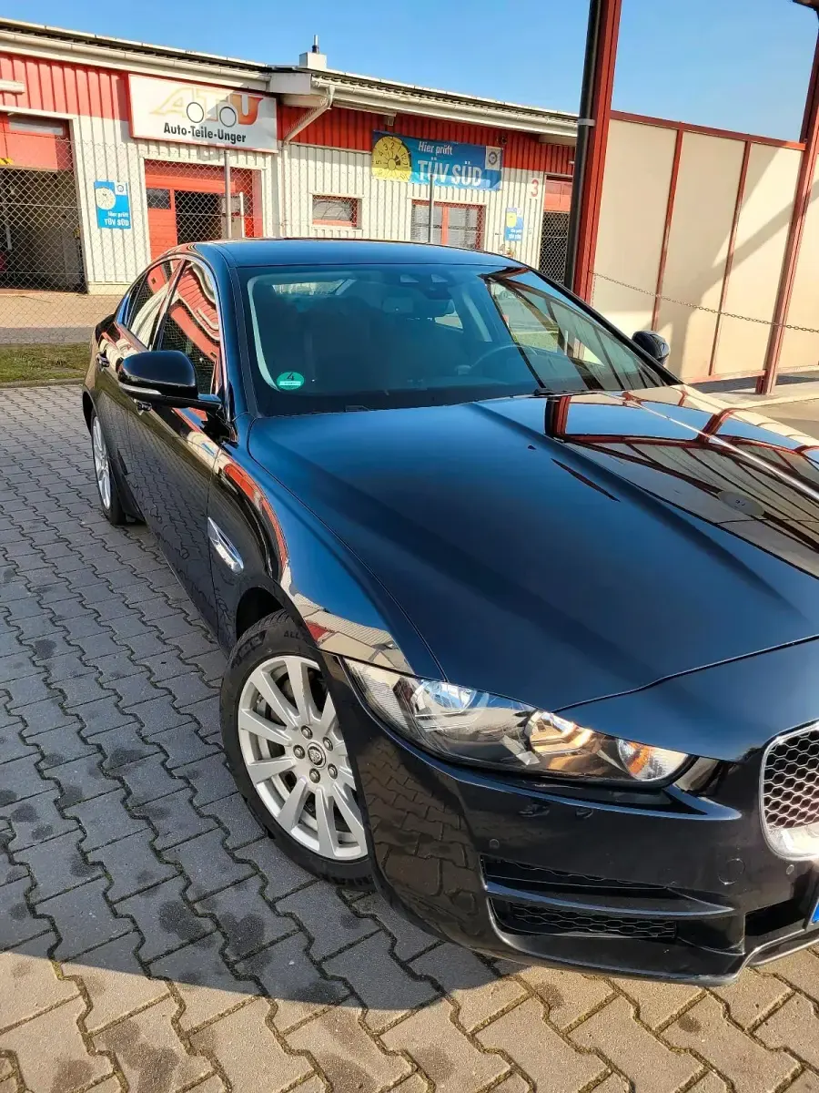 Gebraucht Jaguar XE 179 PS (131 kW) 2016 Schwarz Limousine