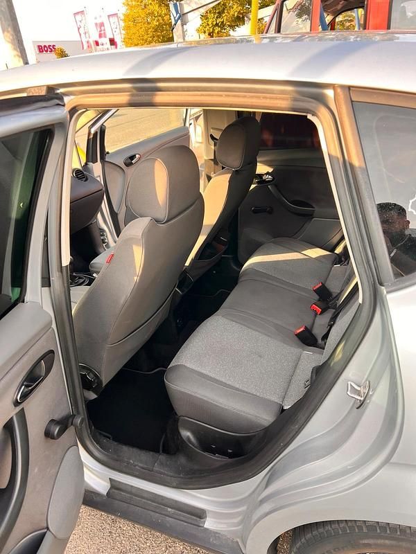 Grau Gebraucht 2006 Seat Altea Kleinwagen | 1.700 € (Guter Preis) - Bild 1/4