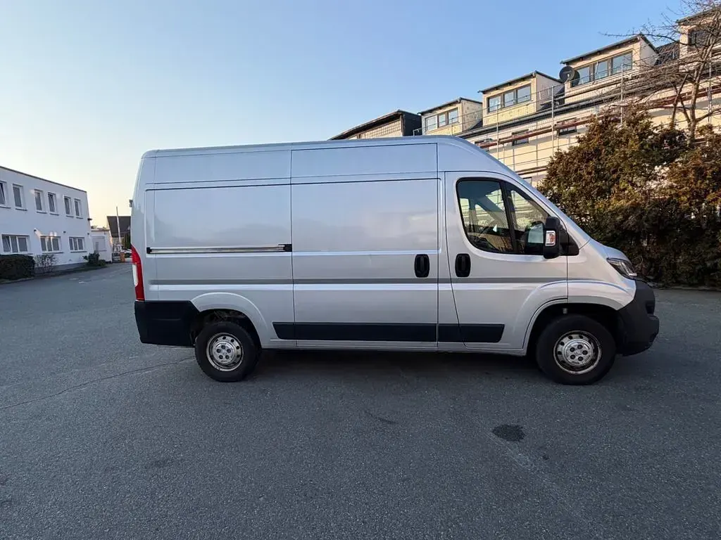 Gebraucht Peugeot Boxer 140 PS (102 kW) 2021 Silber Van