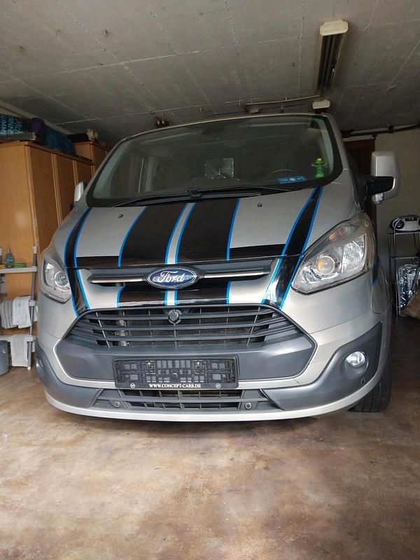 Grau Gebraucht 2013 Ford Tourneo Van / Kleinbus | 12.300 € (Fairer Preis) - Bild 1/4