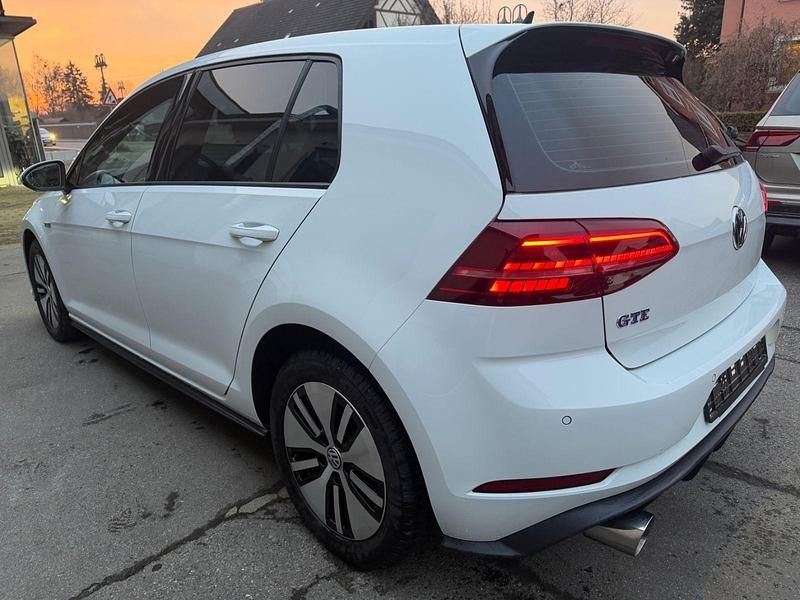 Gebraucht VW Golf VII GTE 150 PS (110 kW) 2018 Weiß Limousine