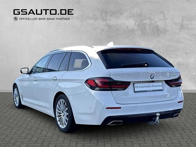 Gebraucht BMW 530e Sport Line 292 PS (214 kW) 2021 Weiss Kombi
